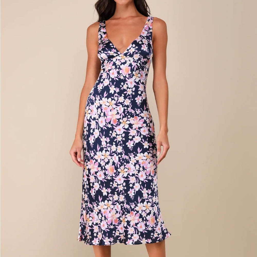New/Never Worn: Lulu's Navy Blue Floral Midi Dress
